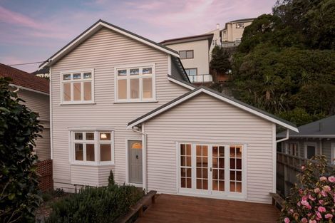 Photo of property in 11 Rimu Road, Kelburn, Wellington, 6012