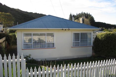 Photo of property in 20 Gardiner Grove, Wainuiomata, Lower Hutt, 5014