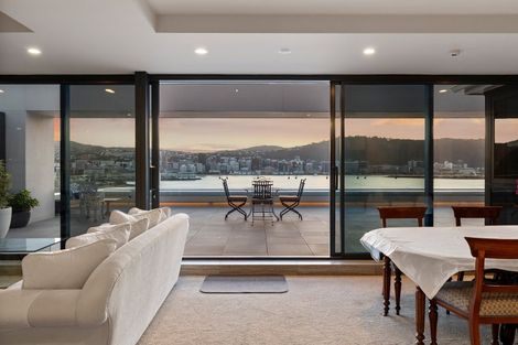 Photo of property in 4/308 Oriental Parade, Oriental Bay, Wellington, 6011