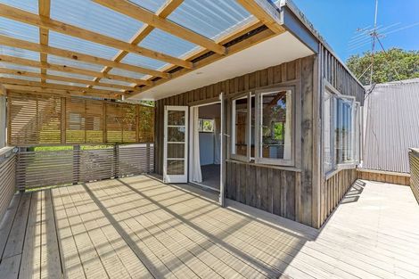 Photo of property in 352 Motutara Road, Muriwai, 0881