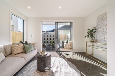 Photo of property in 31-33 Chapman Crescent, Naenae, Lower Hutt, 5011