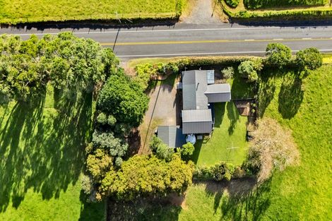 Photo of property in 1939 South Road, Pitone, New Plymouth, 4374