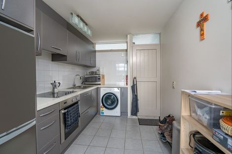 Photo of property in 300 Lake Terrace, Two Mile Bay, Taupo, 3330