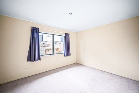 Photo of property in 9a Karamu Street, Te Atatu Peninsula, Auckland, 0610