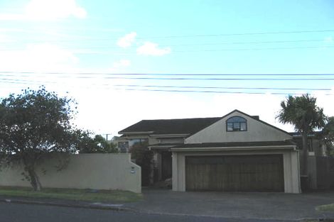 Photo of property in 1/94 East Coast Road, Milford, Auckland, 0620
