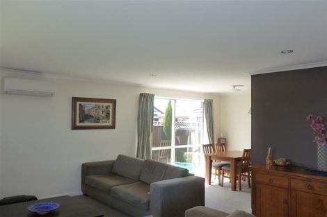 Photo of property in 17 Daniels Road, Redwood, Christchurch, 8051