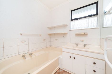 Photo of property in 17 Russell Street, Feilding, 4702