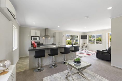 Photo of property in 27 Fraser Crescent, Elderslea, Upper Hutt, 5018