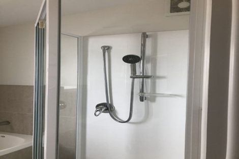 Photo of property in 2/9 College Road, Northcote, Auckland, 0627