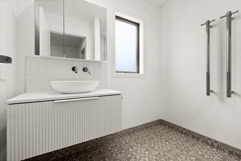 Photo of property in 102 Auckland Road, Greenmeadows, Napier, 4112