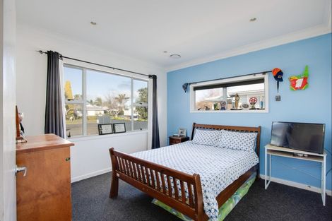 Photo of property in 12 Hinton Road, Taradale, Napier, 4112