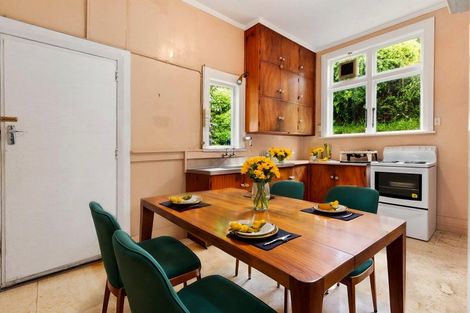 Photo of property in 1 Seaforth Terrace, Karori, Wellington, 6012