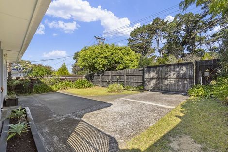 Photo of property in 11 Golf Road, New Lynn, Auckland, 0600