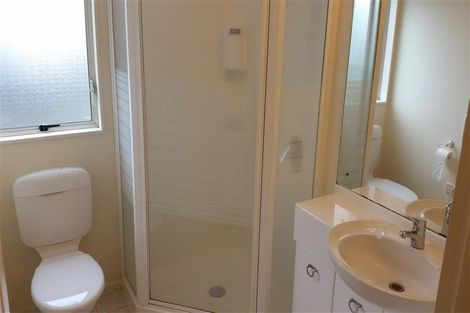 Photo of property in 2/17a Forrest Hill Road, Milford, Auckland, 0620