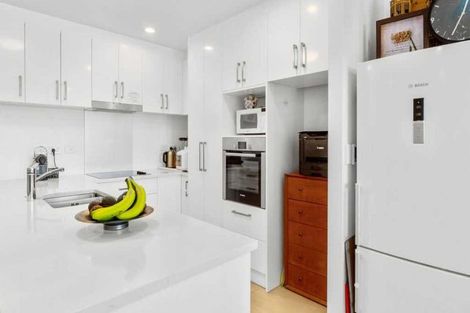 Photo of property in Apollo Apartments, 111/46 Rosedale Road, Rosedale, Auckland, 0632