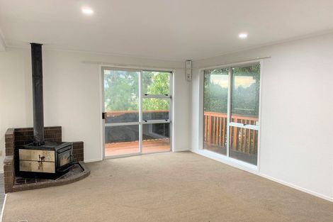 Photo of property in 14 Kilcar Place, Massey, Auckland, 0614