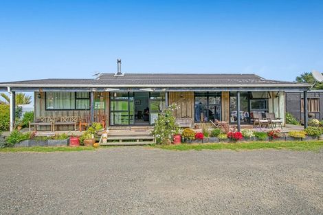 Photo of property in 211 Wilson Road, South Head, Helensville, 0874