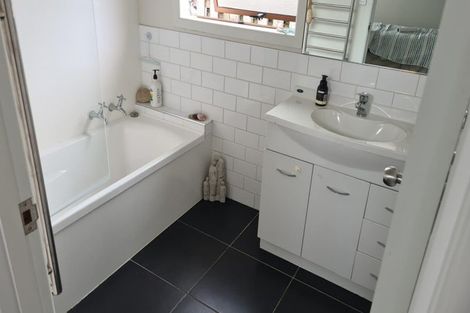Photo of property in 92 Marsden Point Road, Ruakaka, 0116