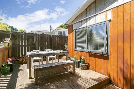 Photo of property in 7 Minaret Drive, Bucklands Beach, Auckland, 2014