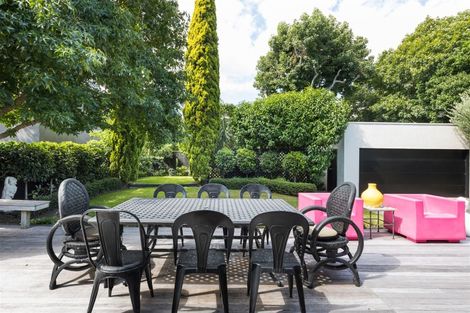 Photo of property in 15 Ake Ake Avenue, Hokowhitu, Palmerston North, 4410
