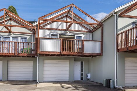 Photo of property in St Giles Court Apartments, 18/6 Vallance Street, Kilbirnie, Wellington, 6022