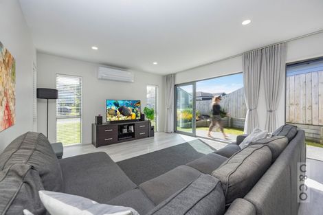 Photo of property in 54 Vinistra Road, Kumeu, 0810