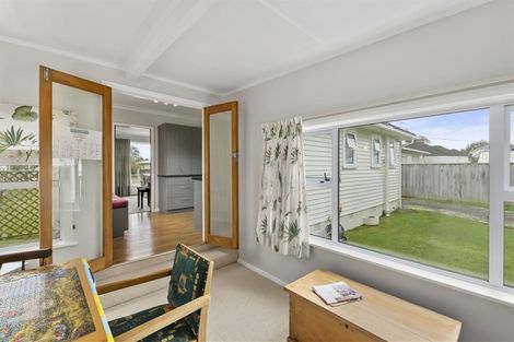 Photo of property in 16 Gardener Street, Levin, 5510