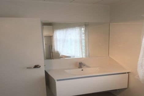 Photo of property in 5/320 Pakuranga Road, Pakuranga Heights, Auckland, 2010