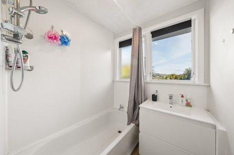 Photo of property in 9 Arene Grove, Titahi Bay, Porirua, 5022
