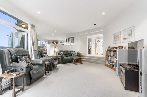 Photo of property in 4 Pacific Parade, Army Bay, Whangaparaoa, 0930