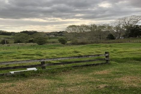 Photo of property in 102 Settlement Road, Kaiwaka, 0573