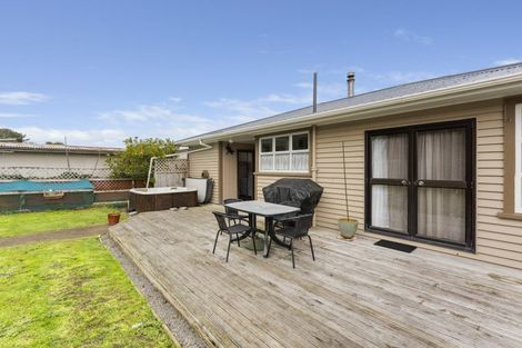 Photo of property in 8 Hulke Street, Foxton, 4814