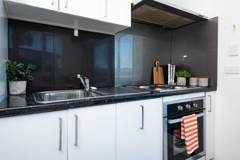 Photo of property in 41a Tamworth Crescent, Newlands, Wellington, 6037