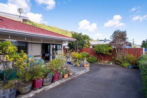 Photo of property in 77b Hampden Street, Picton, 7220