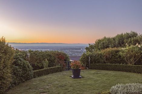 Photo of property in 37 Longhurst Terrace, Cashmere, Christchurch, 8022