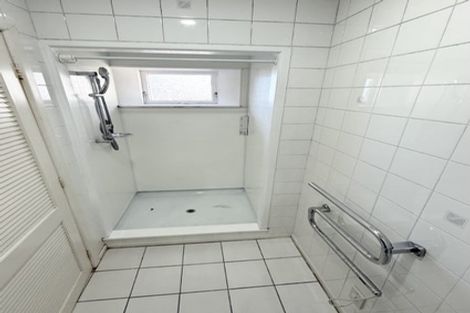 Photo of property in 1 Sunnynook Road, Forrest Hill, Auckland, 0620