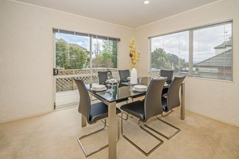 Photo of property in 3 Birchlea Rise, Goodwood Heights, Auckland, 2105