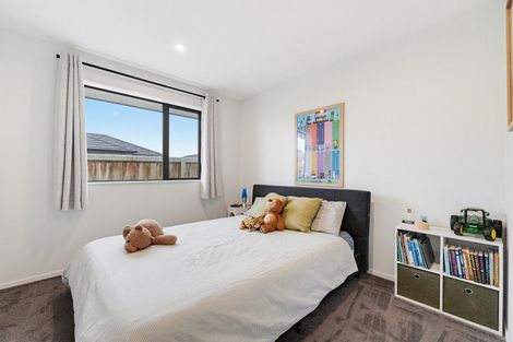 Photo of property in 31 Meadow View Drive, Belfast, Christchurch, 8051