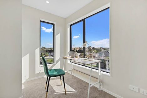 Photo of property in 24f Wayne Drive, Mangere, Auckland, 2022