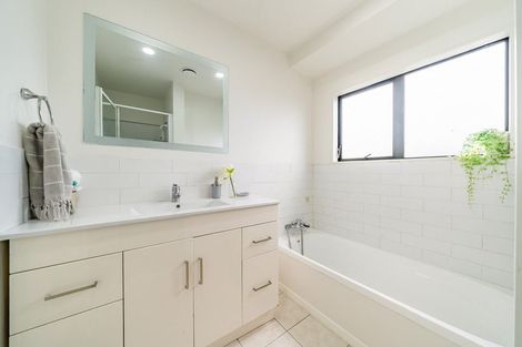 Photo of property in 288 Grounsell Crescent, Belmont, Lower Hutt, 5010