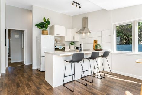 Photo of property in 38 Rua Street, Lyall Bay, Wellington, 6022