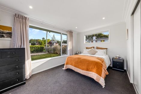 Photo of property in 4 Divich Avenue, Te Atatu South, Auckland, 0610