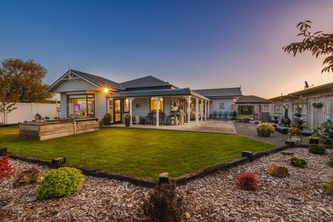 Photo of property in 6 Pegasus Place, Kelvin Grove, Palmerston North, 4414