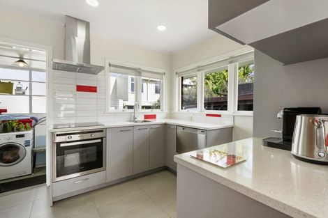 Photo of property in 18a Eversleigh Road, Belmont, Auckland, 0622