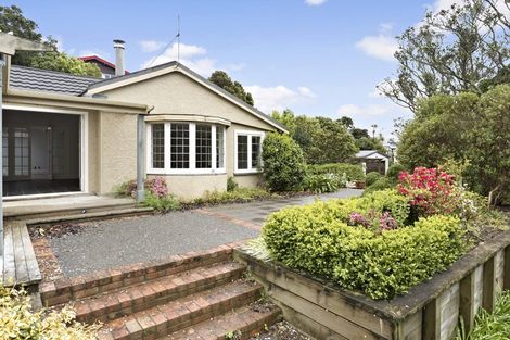 Photo of property in 10 Hillview Crescent, Paparangi, Wellington, 6037