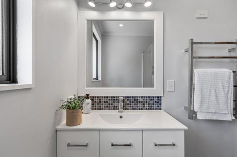 Photo of property in 12 Whiting Drive, Wakefield, 7025