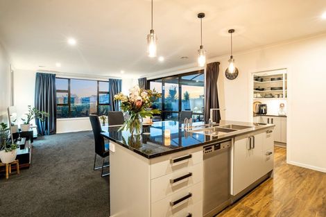 Photo of property in 5 Waitaria Terrace, Aotea, Porirua, 5024
