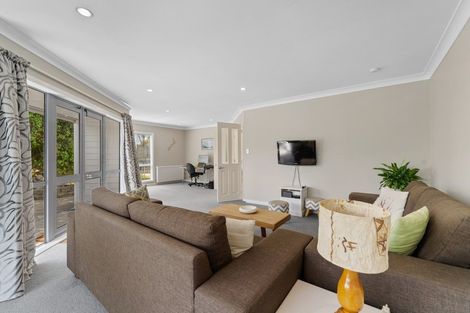 Photo of property in 40 Joseph Banks Drive, Whitby, Porirua, 5024