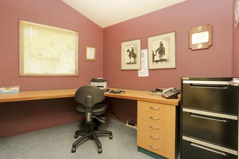 Photo of property in 123 Golf Road, Titirangi, Auckland, 0600