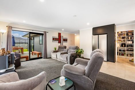 Photo of property in 29 Topsail Way, Whitby, Porirua, 5024